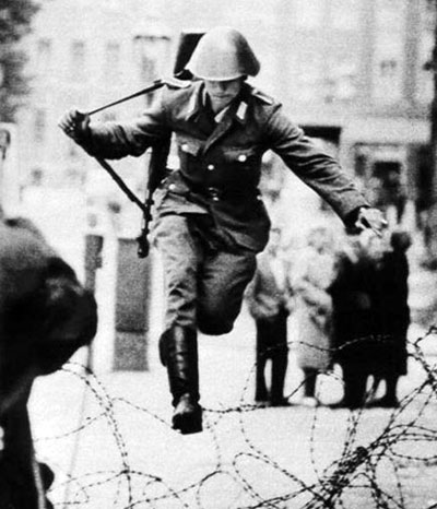 conrad schumann leaping into west berlin