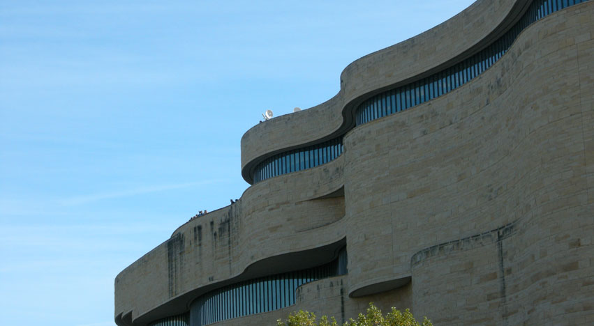 Spectators on the roof of the National Museum of the American Indian. Photo by Haoyan of America