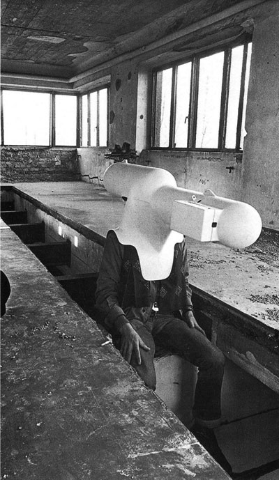 Walter Pichler, TV Helmet/Portable Living Room, 1967